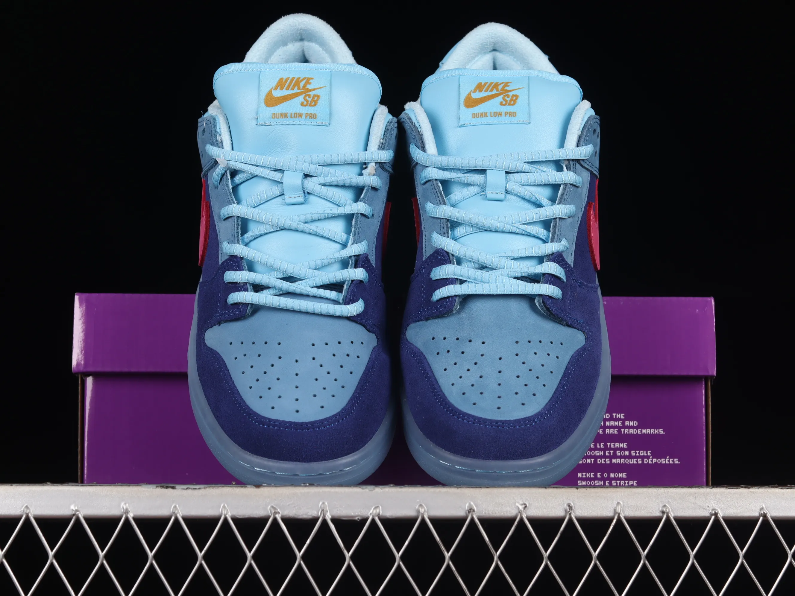 All Categories Nk SB Dunk Series Nk SB Dunk Low Low-top sneakers Run The Jewels x Nk SB Dunk Low joint model SB low-top casual sneakers DO9404-400